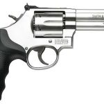 Smith & Wesson 686 Distinguished Combat 357 Mag, 4" Barrel, SS, White Outline/Red Ramp Sights