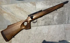 Sold: - Anschutz 1417 .22LR walnut thumbhole